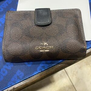 COACH BIFOLD MEDIUM CORNER ZIP WALLET MAHOGANY EUC